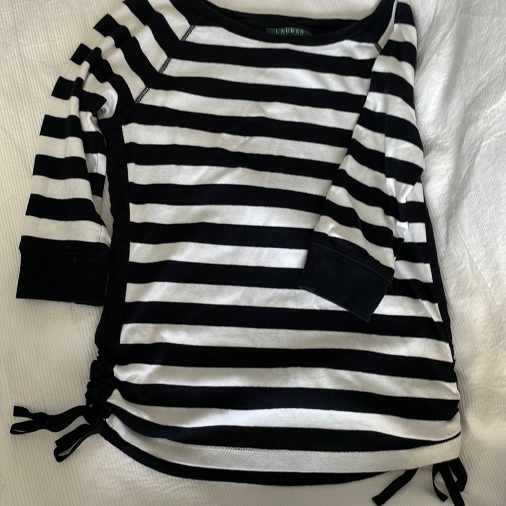 Long sleeve boat neck cinch size black-and-white striped T-shirt